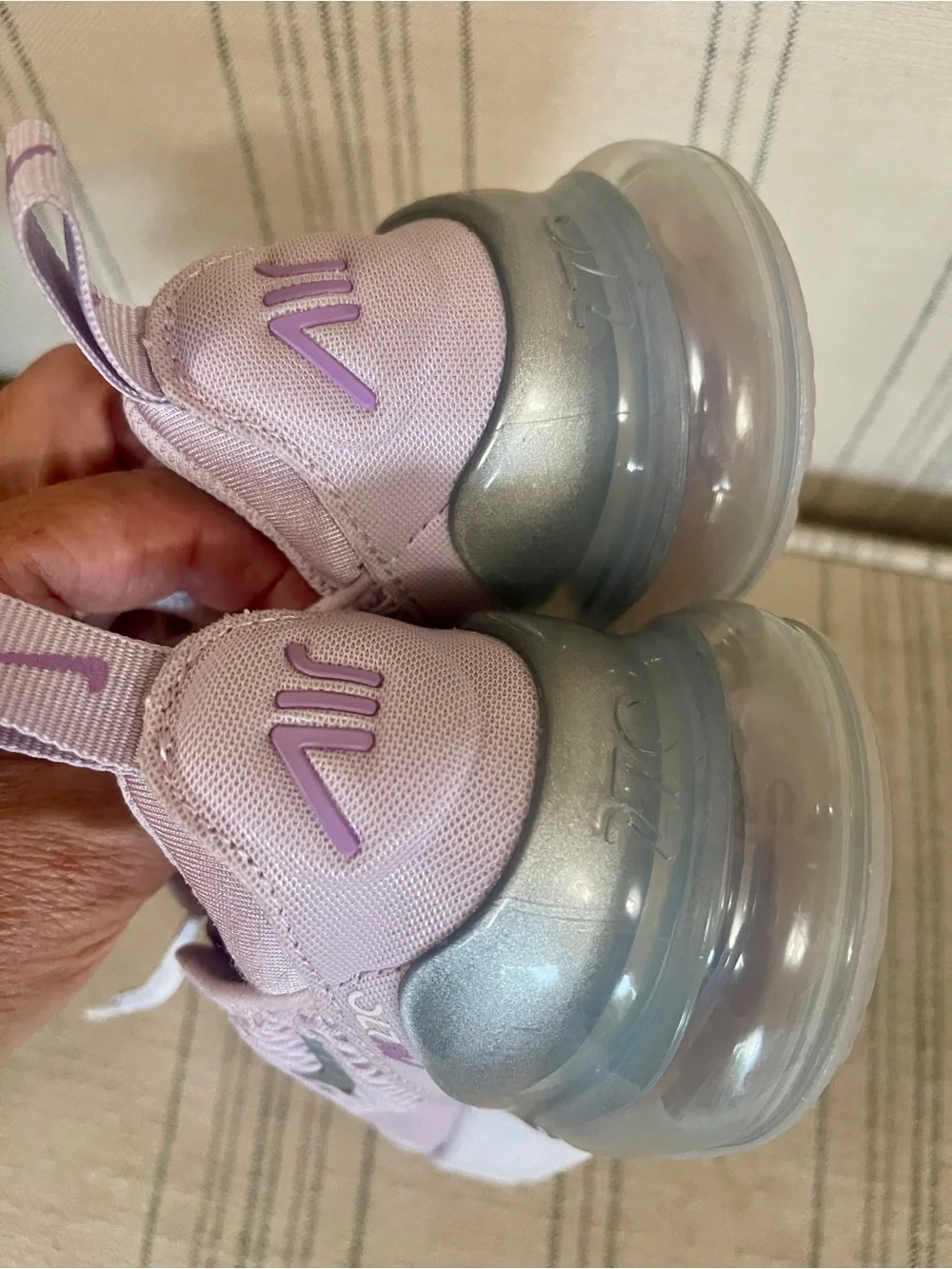 Nike Air Max 270 Metallic Silver/Fuchsia/White – Size Girls 12C IH0412-530